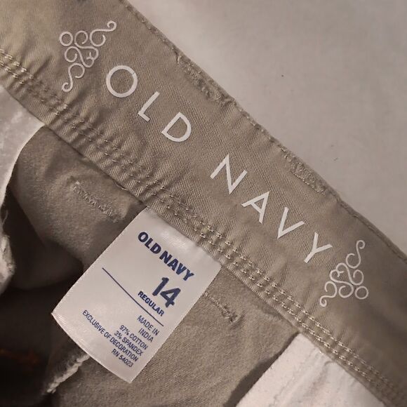 Old Navy Lobster/Crawfish Embroidered Stretch Cargo Roll Up Pants - Picture 6 of 8